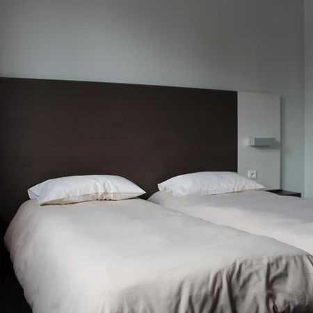 Hotel La Hourquie Cafe Morlaas Pokoj fotografie